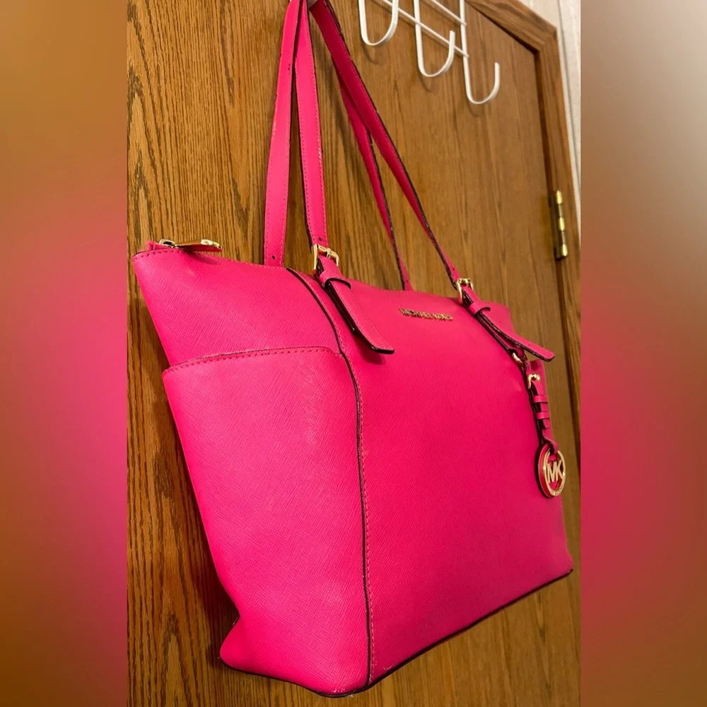 Michael Kors Textured Saffiano Pink Leather Jet Set Tote - Picture 3 of 13